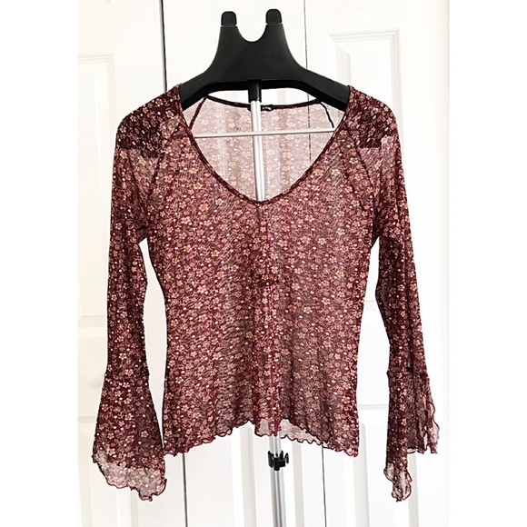 GUESS JEANS Sz L Chiffon Top Scllpd Flared Cuffs - Picture 1 of 6